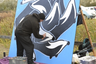 Artist Alex Rubes at the  Idle Valley Autumn Festival
