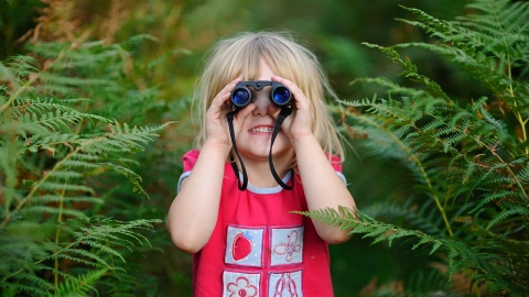 30 Days Wild Child Binoculars © David Tipling - 2020VISION (4)