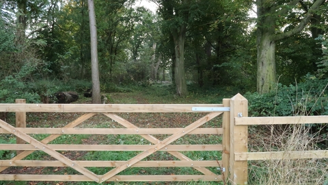 Stonepit Plantation gateway