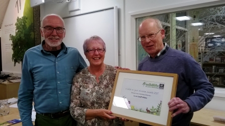 Newark WOYD Award 2017 winners Liz & Geoff White with Notts WT Chair Ian Johnston