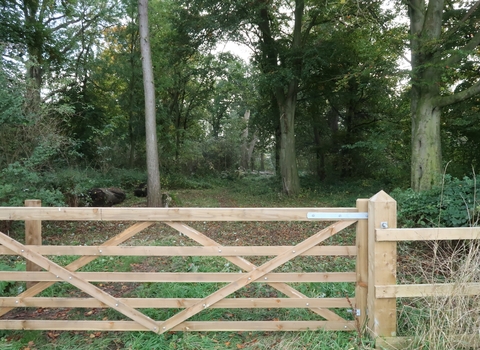 Stonepit Plantation gateway